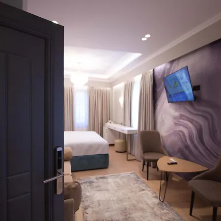 Sky Hotel Korce Exterior photo