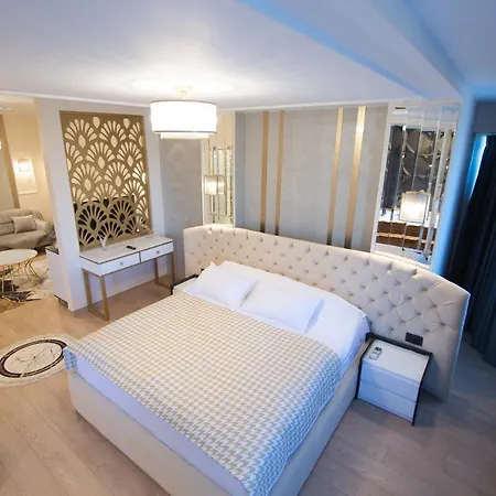Sky Hotel Korce Exterior photo