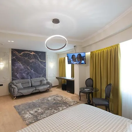 Sky Hotel Korce Exterior photo